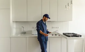 Kitchen fitter