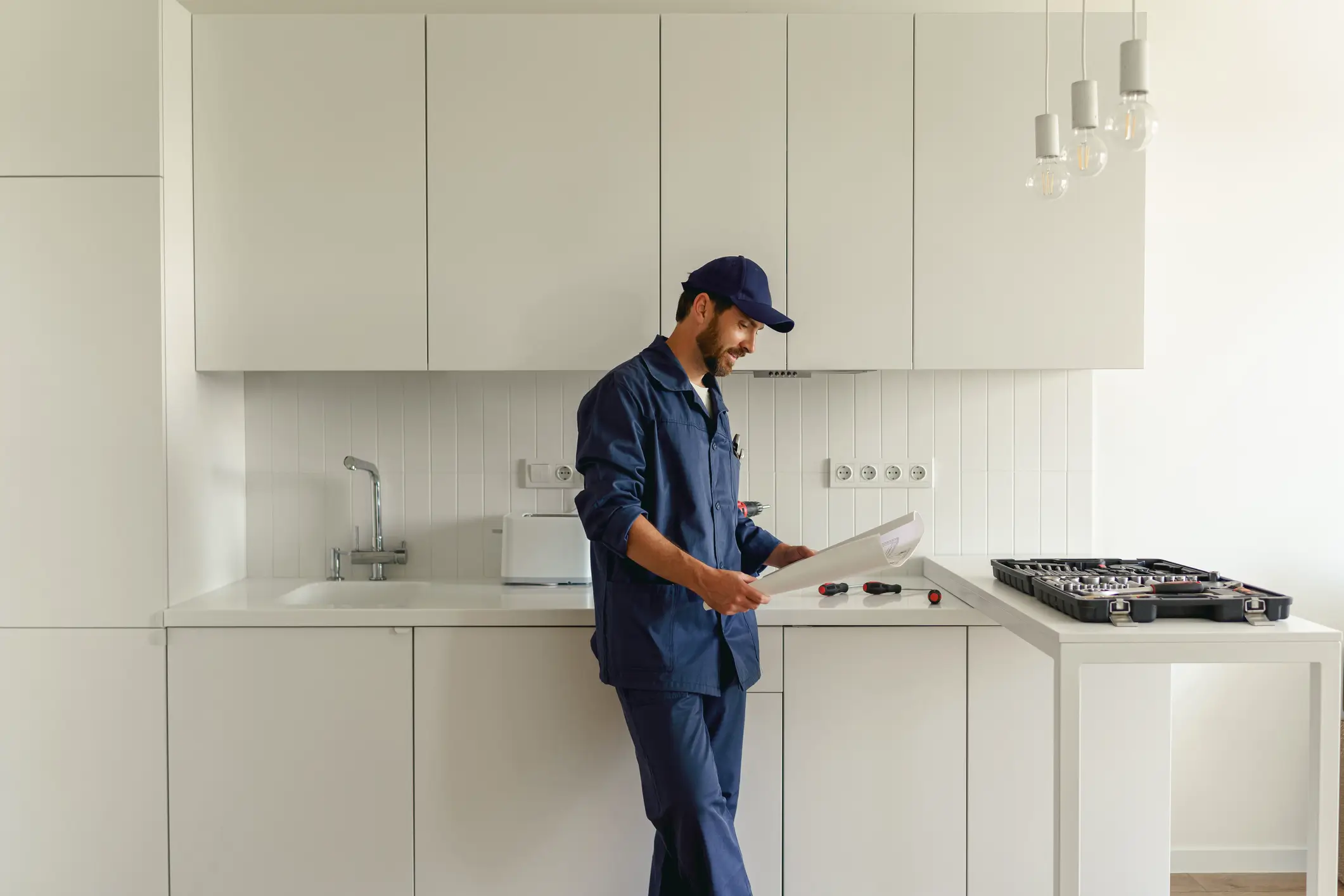 Kitchen fitter